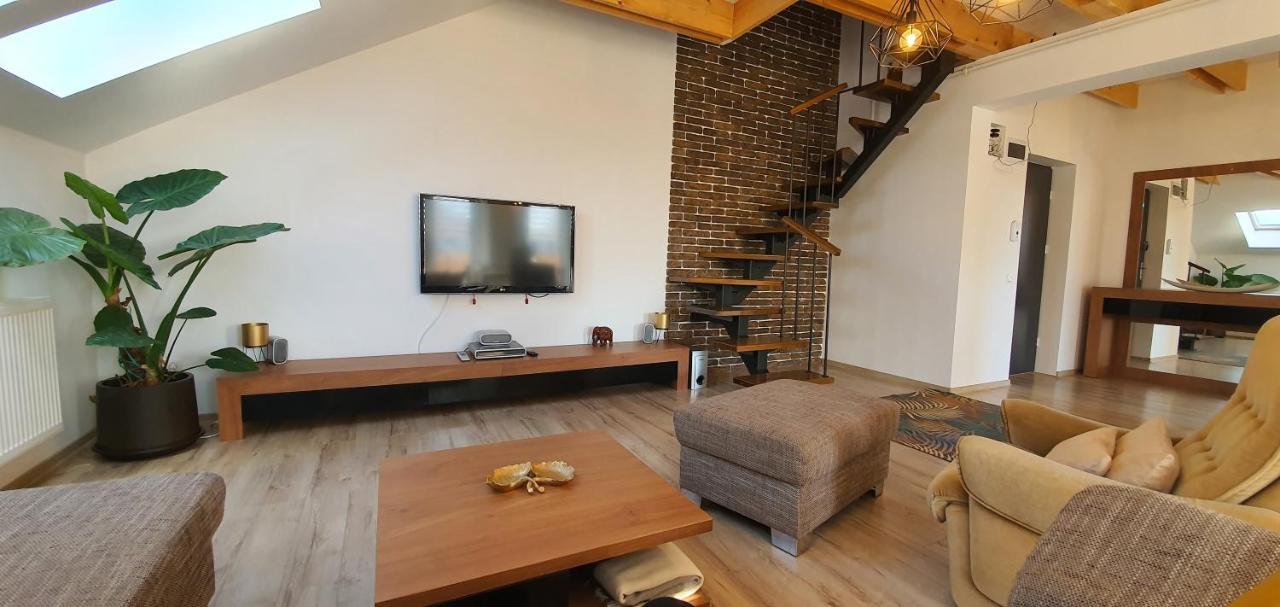 Hoobee Home & Rooftop Terrace Targu Mures Exterior photo