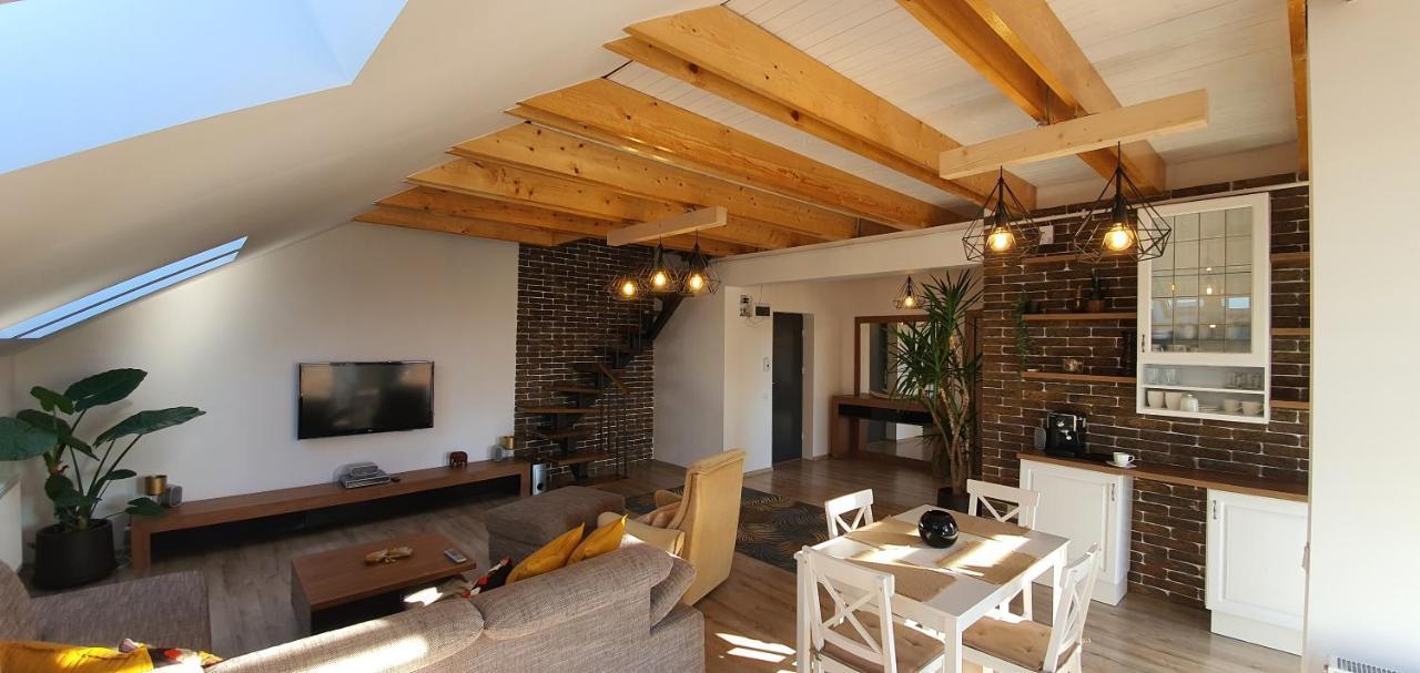 Hoobee Home & Rooftop Terrace Targu Mures Exterior photo