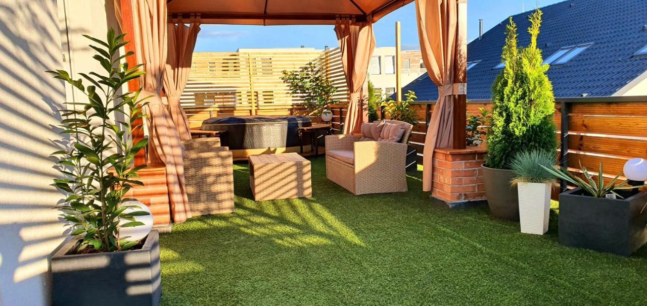 Hoobee Home & Rooftop Terrace Targu Mures Exterior photo